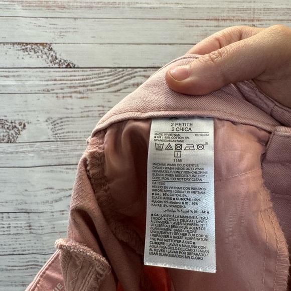 Old Navy Pixie Mid Rise Size 2 "Pink" - Picture 4 of 4